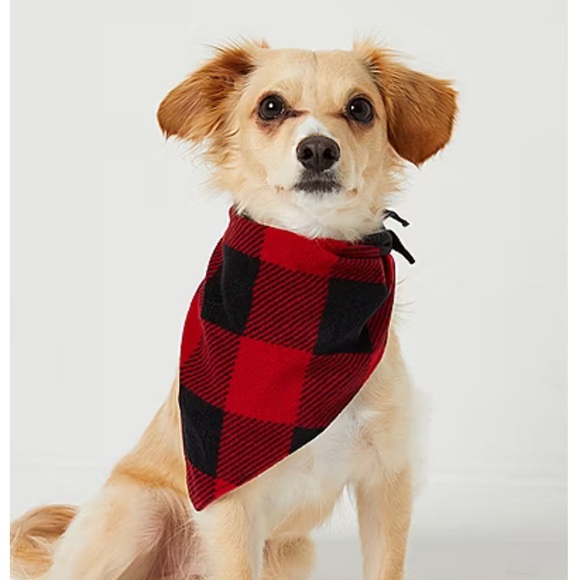 NWT 1 set of 2 red plaid dog bandanas XS / S - Picture 8 of 10